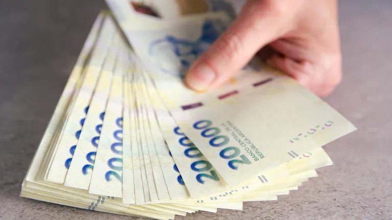 la-inflacion-erosiona-el-poder-adquisitivo-del-peso-foto-ilustrativaadobe-stock-Z3DAWFUJ75DFLP72CF7CICFI5I